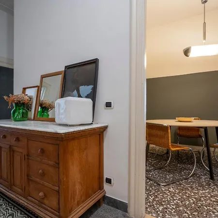 Zaum House, Quartiere Umbertino. 120 Mq Appartamento